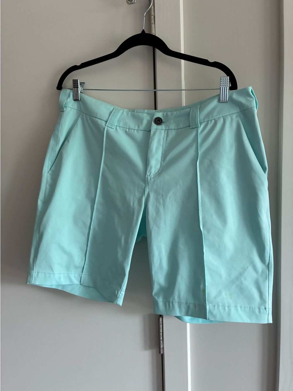 Lululemon golf Shorts. Women’s light aqua.